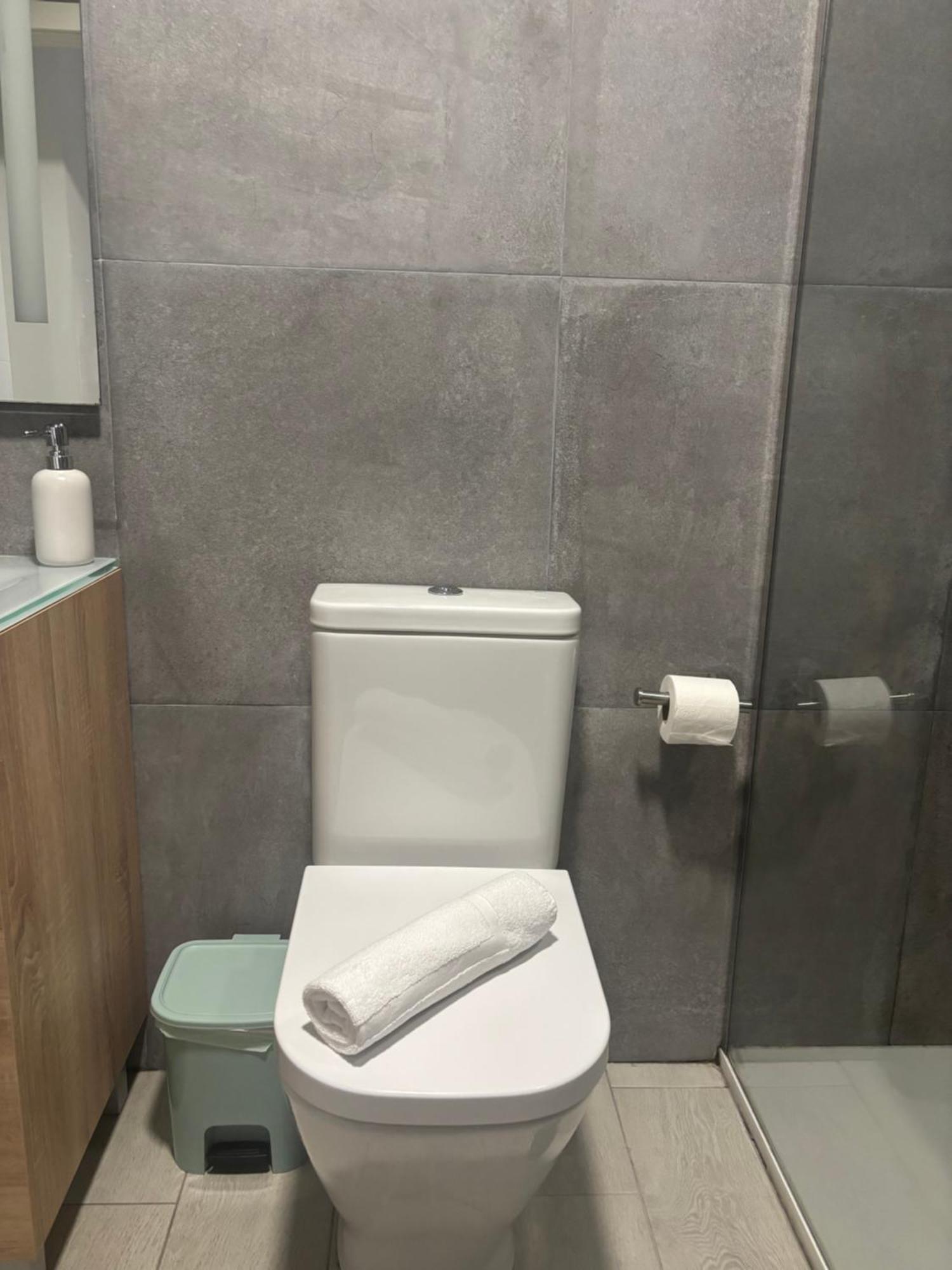 Piso Estupendo A 3 Min De La Estacion De Tren Ave Y Bus Lägenhet Málaga Exteriör bild